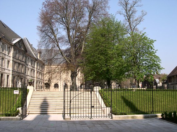  square du musée Saint-Loup